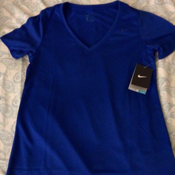 NWT Nike stay cool women's tee - Picture 2 of 4